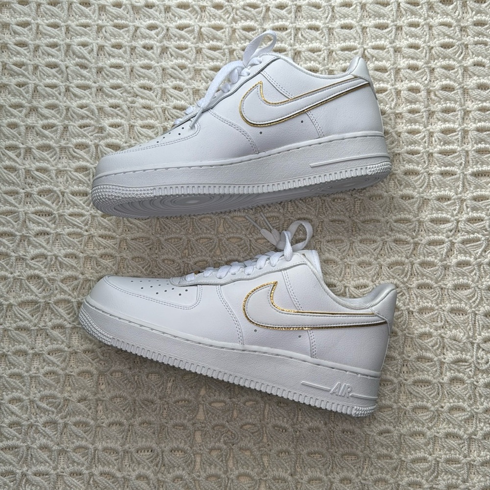 2019 Nike Air Force 1 ‘07 ESS Metallic Gold Platforms WITH BOX